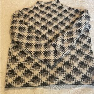 Cupcakes and cashmere XS mock turtle neck top.